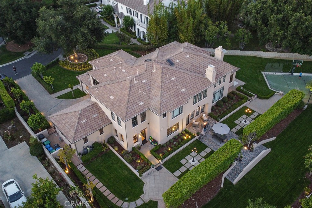 725 Carriage House Drive