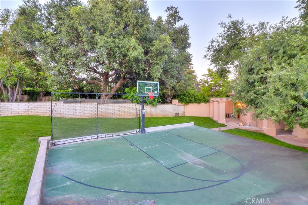 725 Carriage House Drive