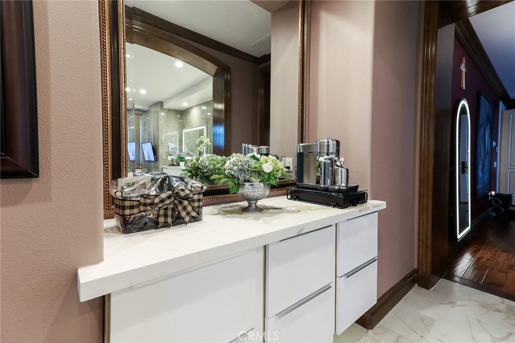 725 Carriage House Drive