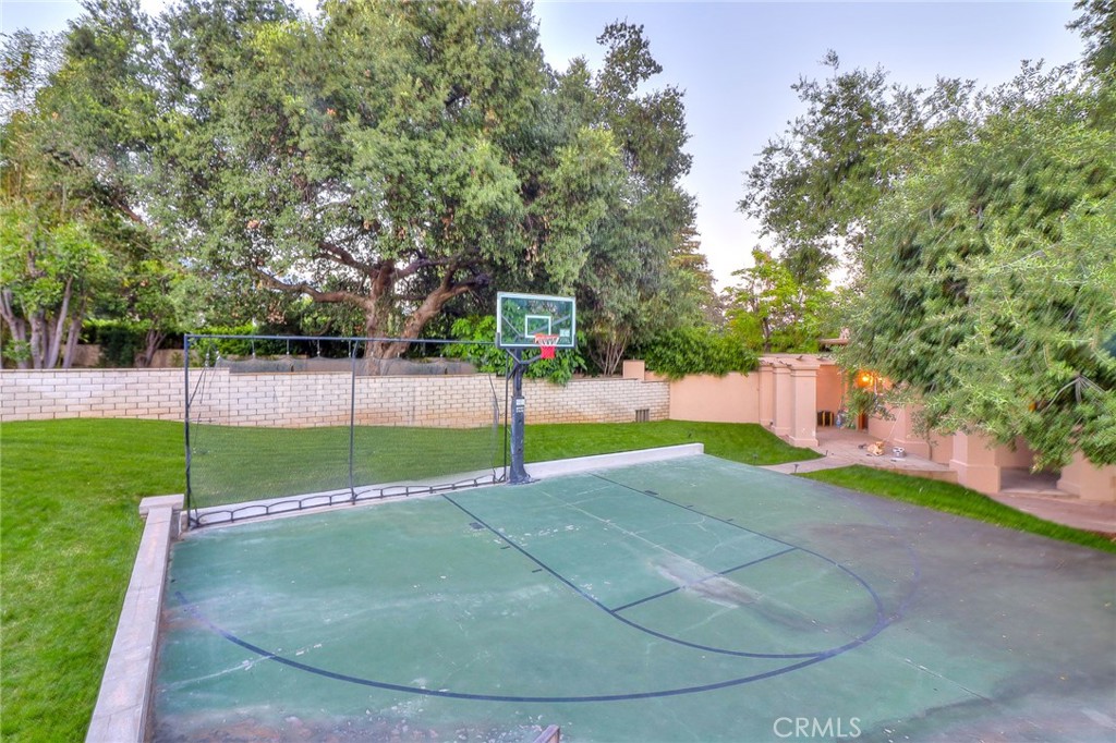 725 Carriage House Drive