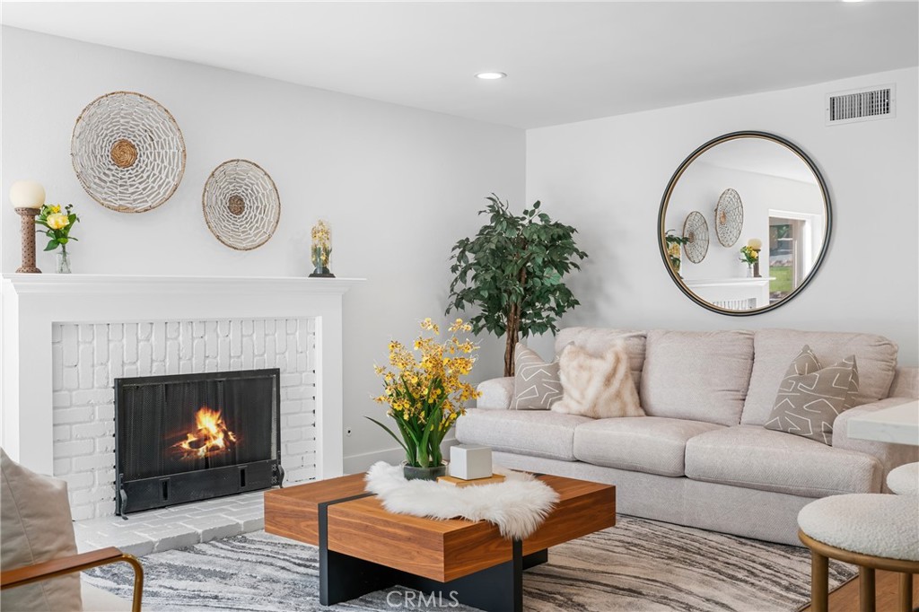2290 Oldridge