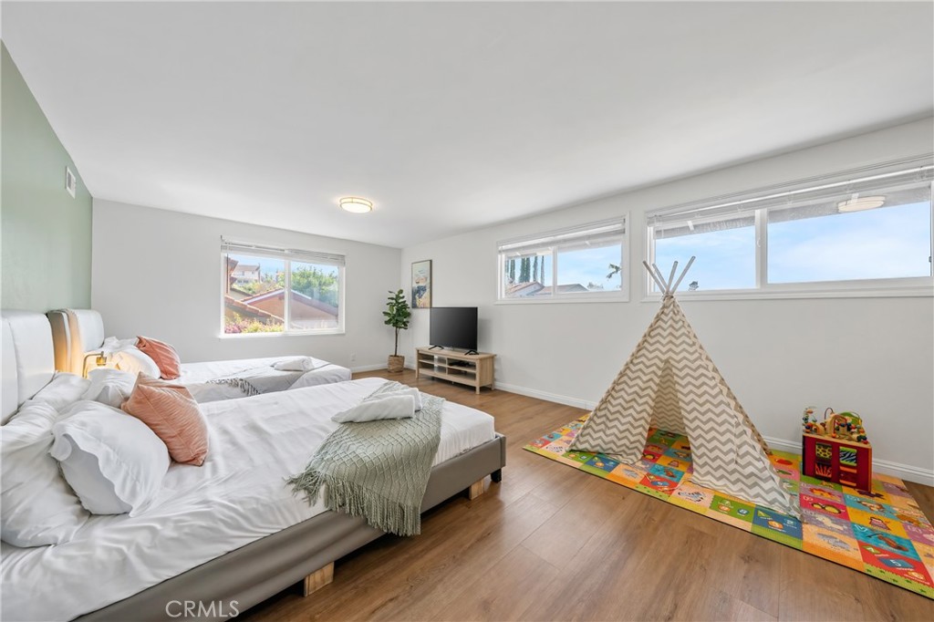 2290 Oldridge