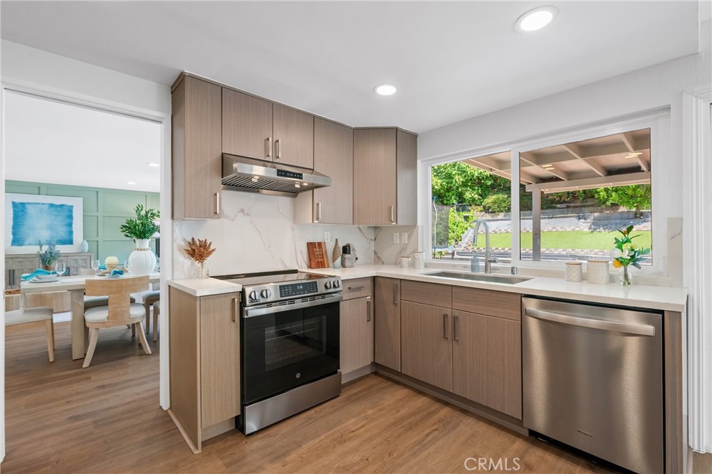 2290 Oldridge