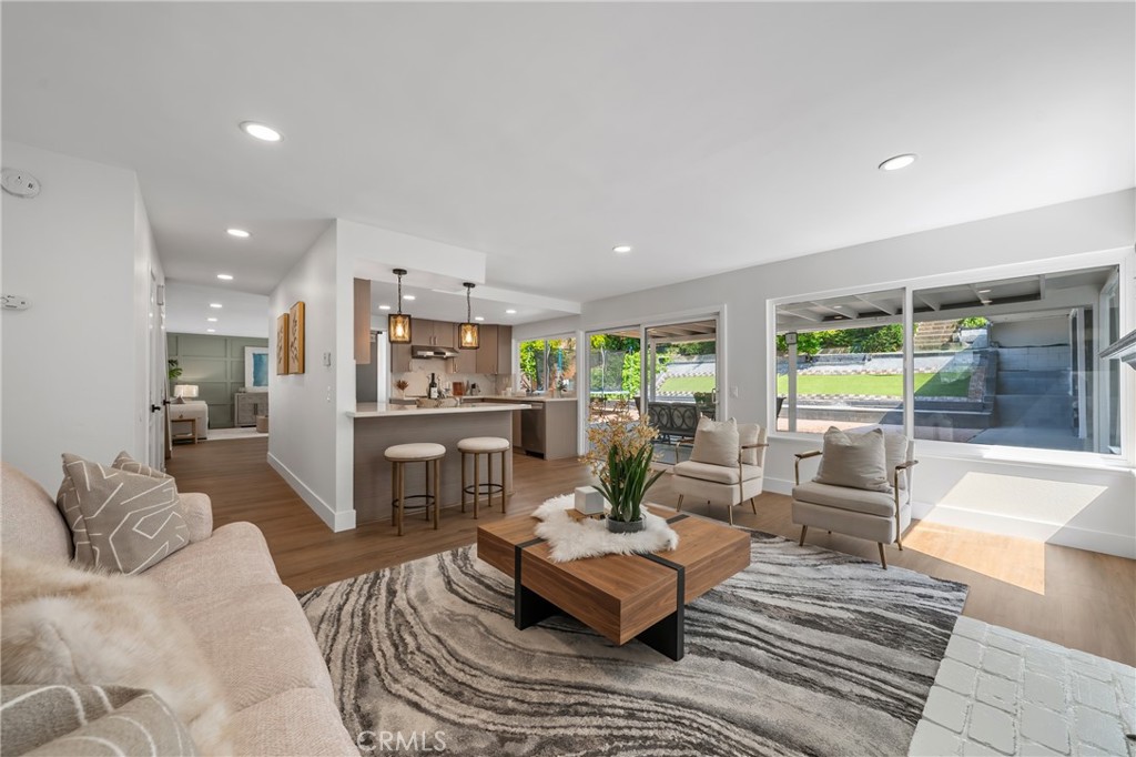 2290 Oldridge