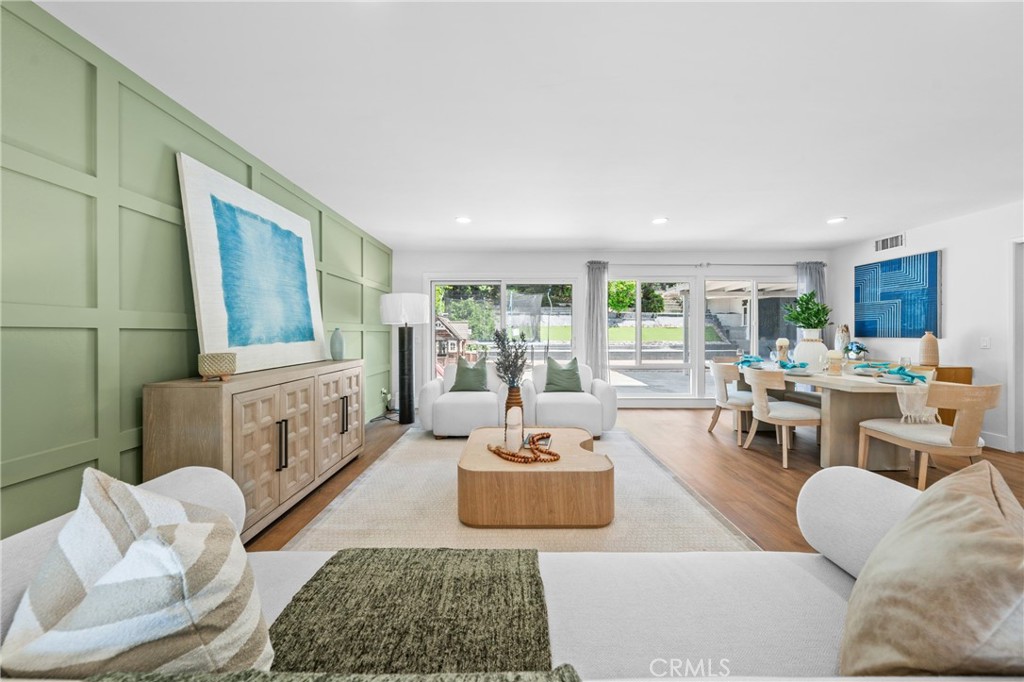 2290 Oldridge