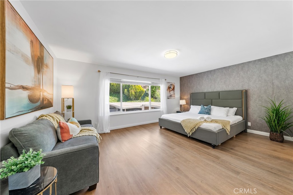 2290 Oldridge