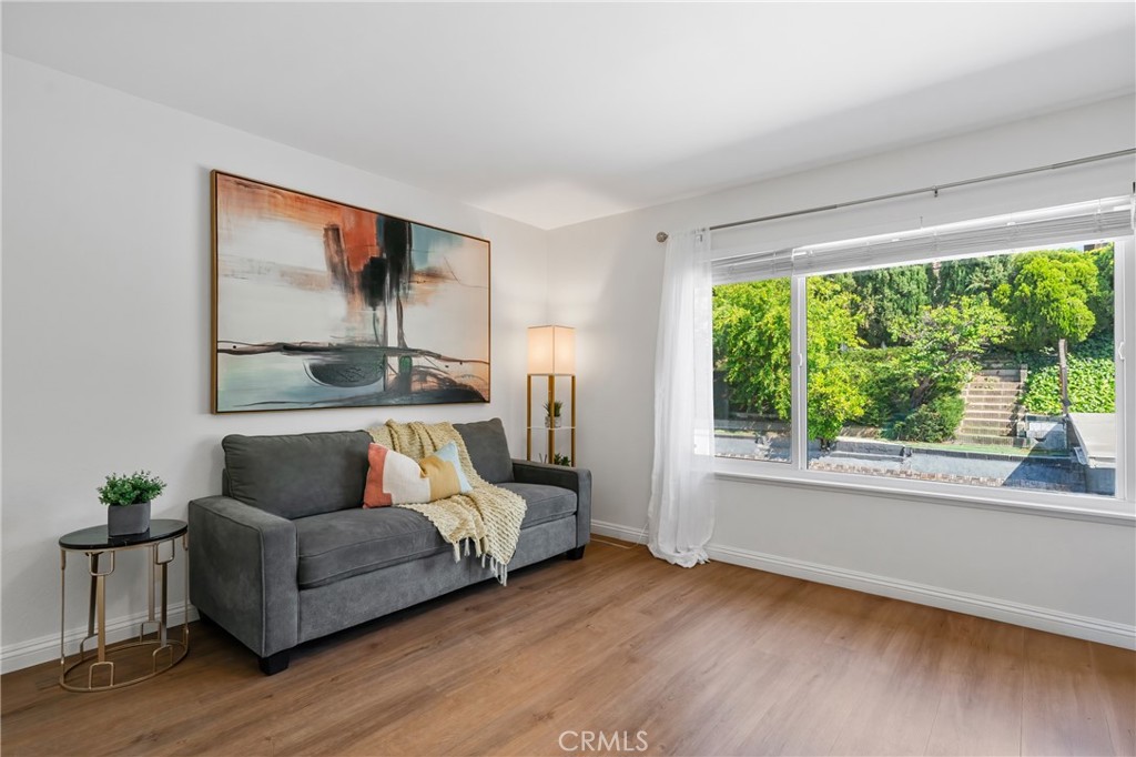 2290 Oldridge