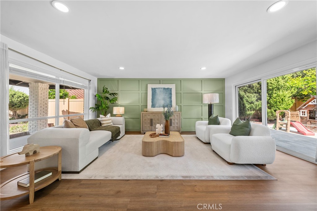 2290 Oldridge
