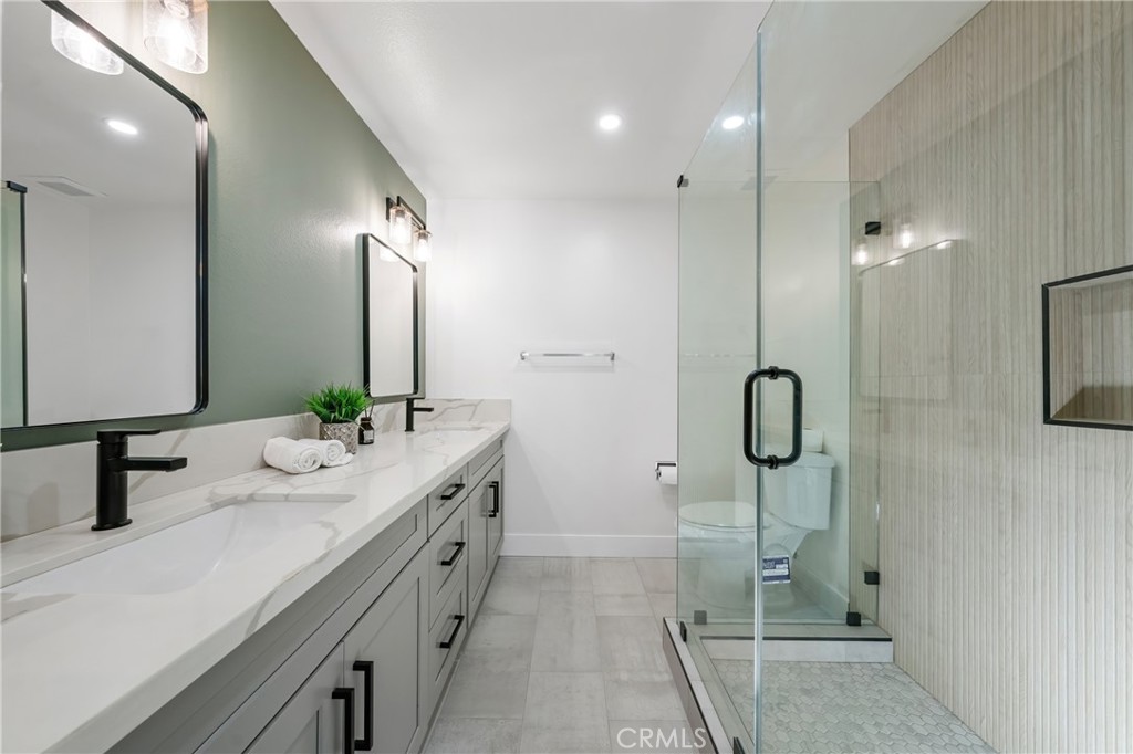 2290 Oldridge