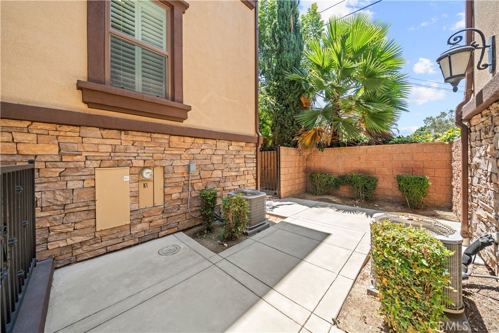 656 West Huntington Drive k-1