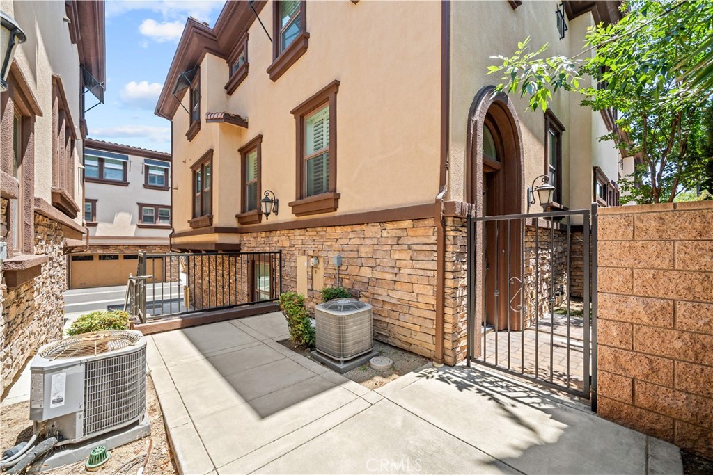 656 West Huntington Drive k-1