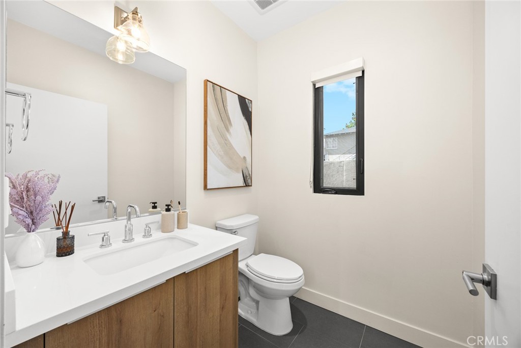 505 N Santa Anita