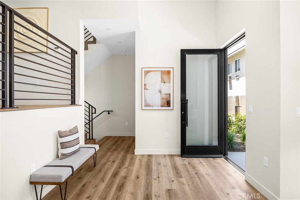 505 N Santa Anita