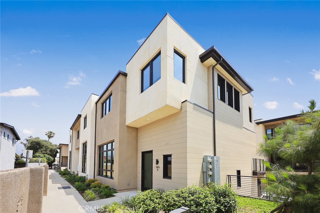 505 N Santa Anita