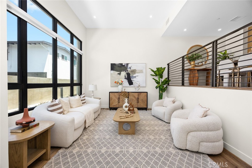 505 N Santa Anita