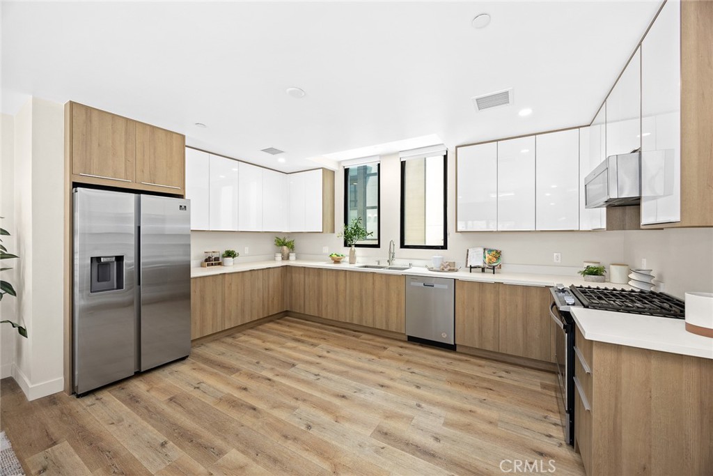 505 N Santa Anita