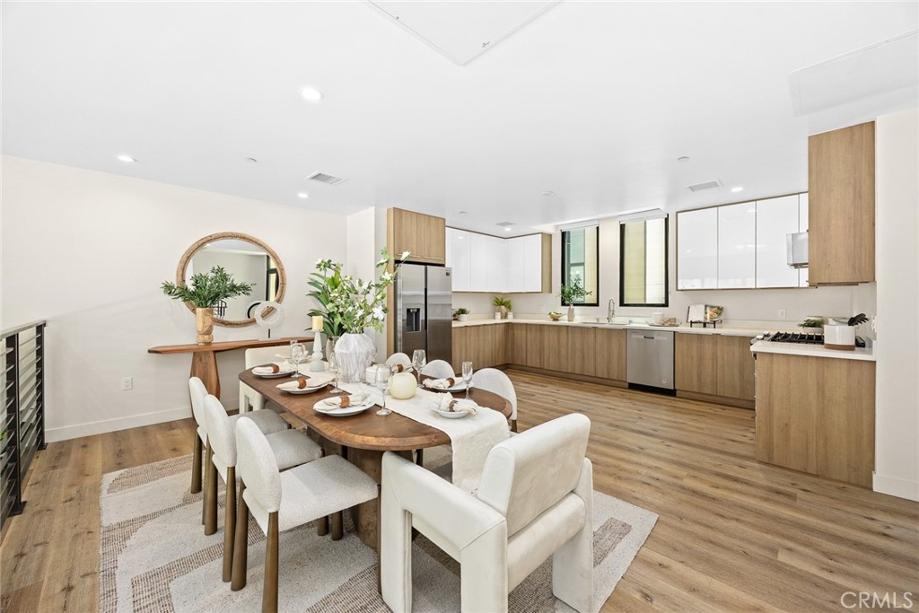 505 N Santa Anita