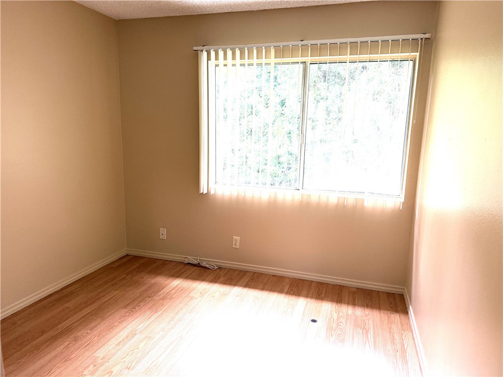 2157 E Aroma