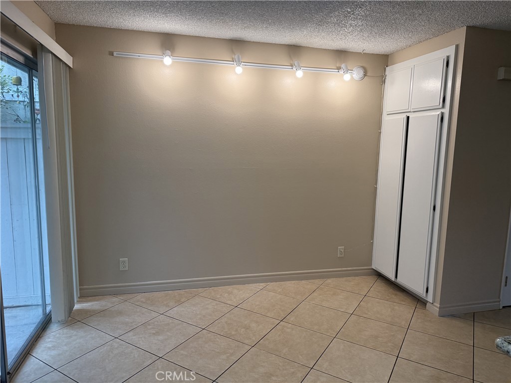 2157 E Aroma