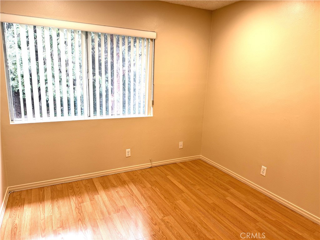 2157 E Aroma