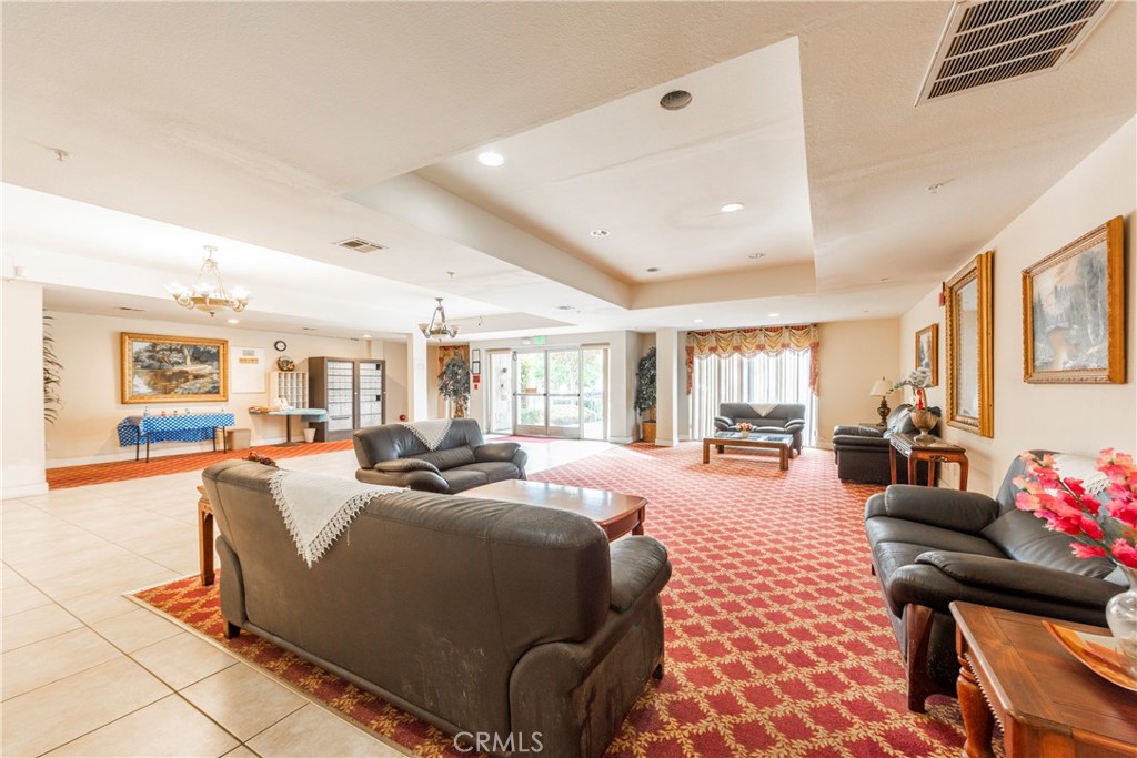 208 N Lincoln Avenue 308