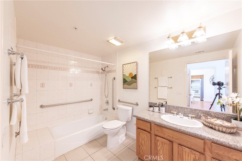 208 N Lincoln Avenue 308