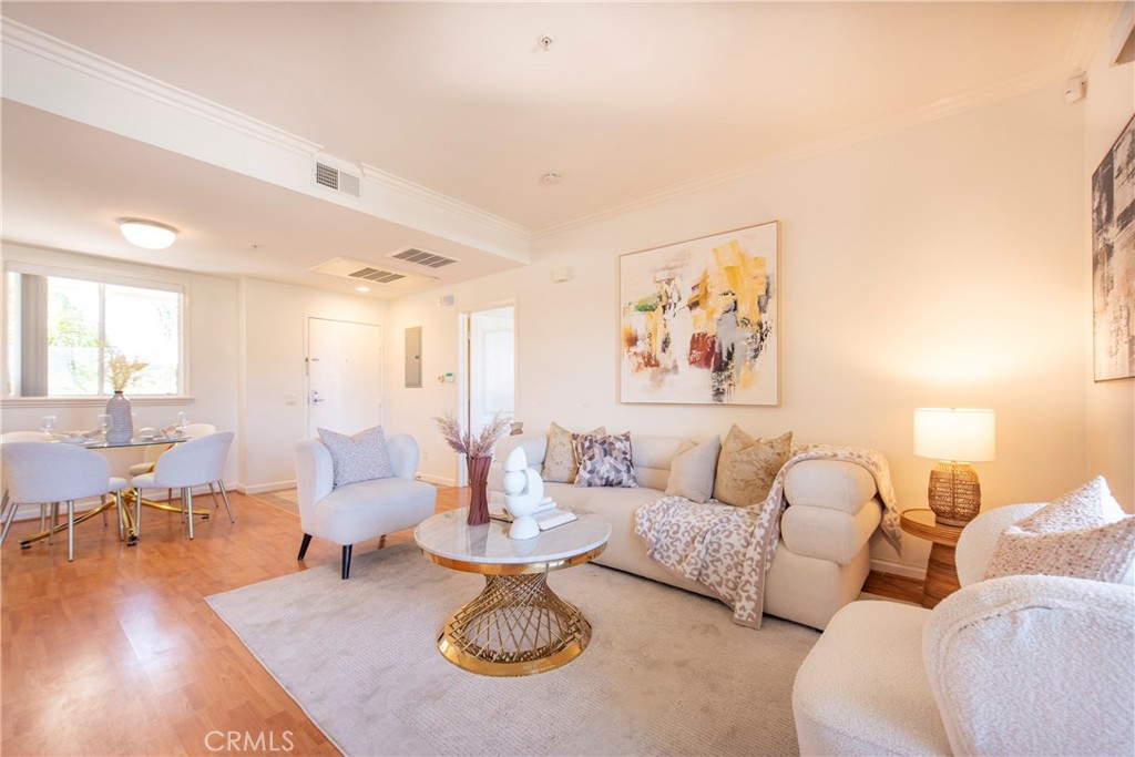 208 N Lincoln Avenue 308