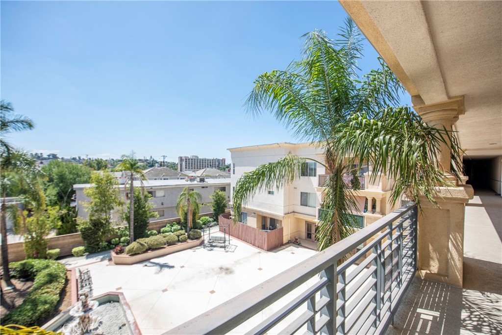 208 N Lincoln Avenue 308