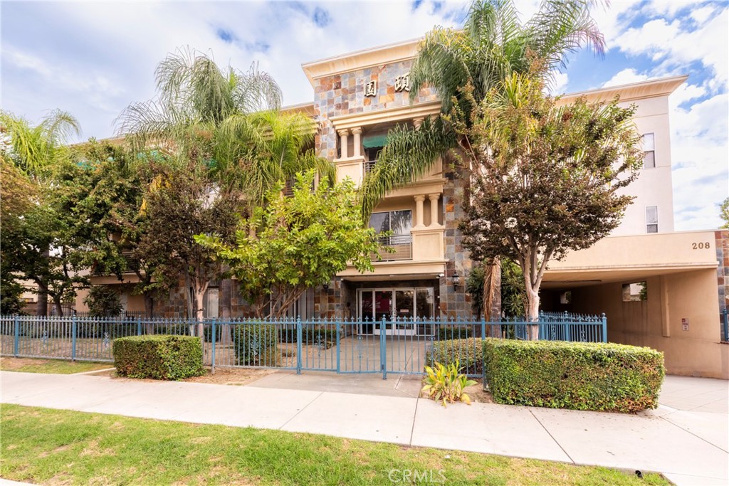 208 N Lincoln Avenue 308