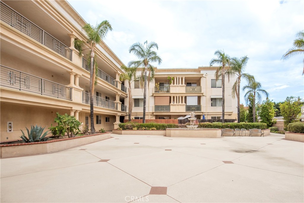 208 N Lincoln Avenue 308