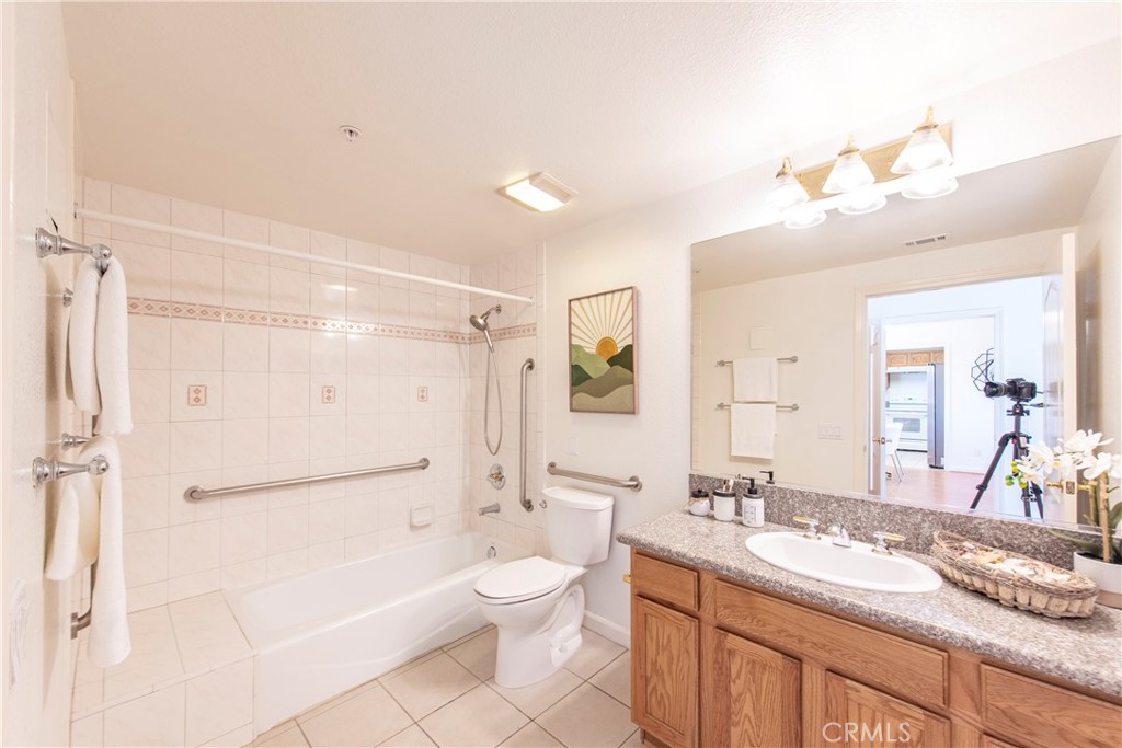 208 N Lincoln Avenue 308