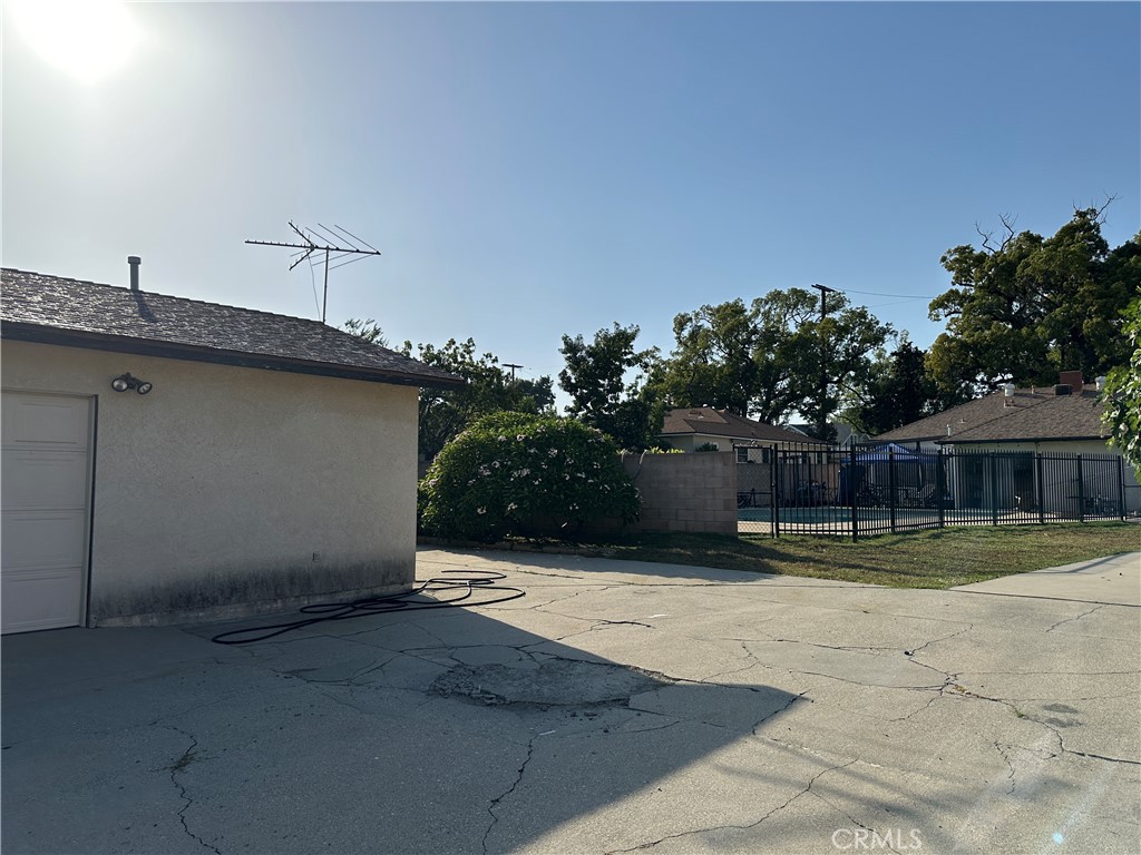 9416 Broadway