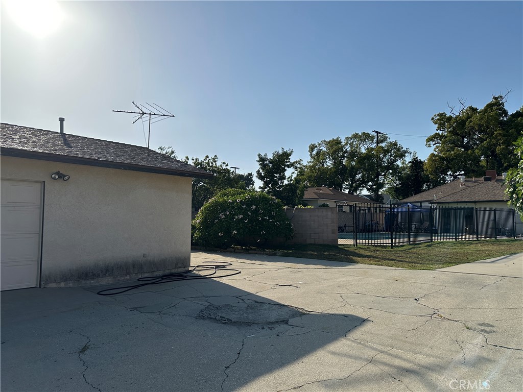 9416 Broadway