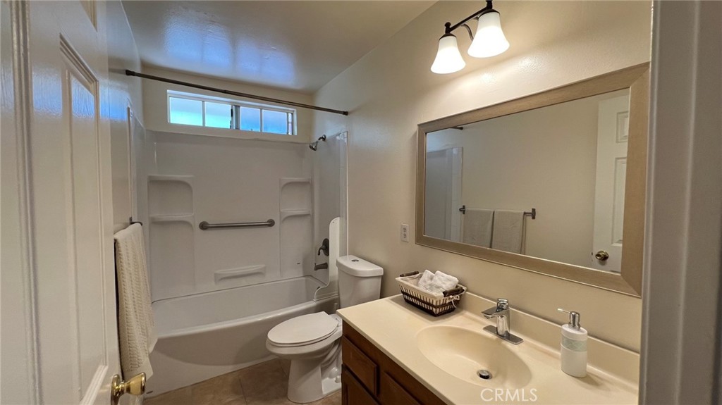 1037 Sunset Boulevard C