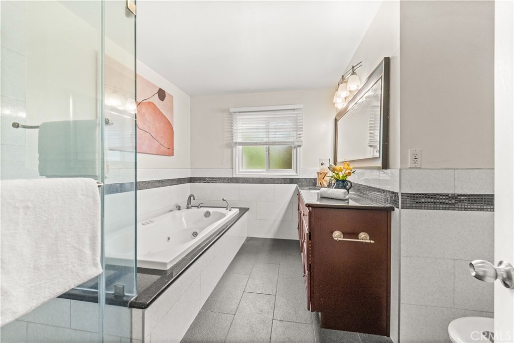 612 E Chestnut Avenue