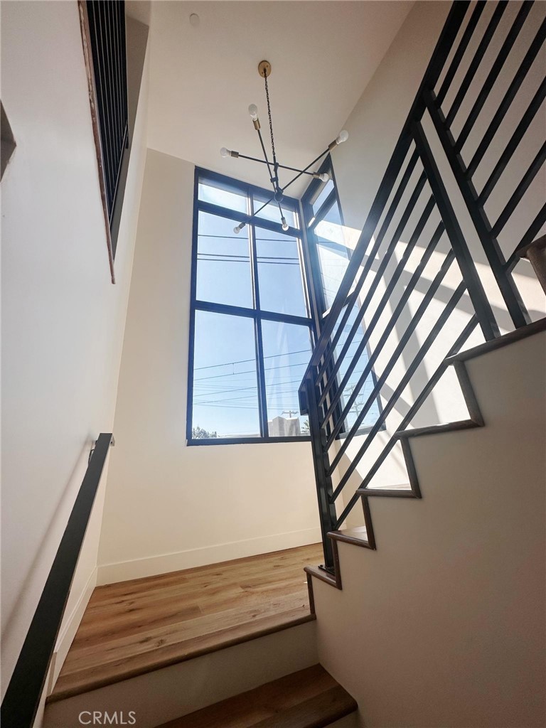 511 N Santa Anita