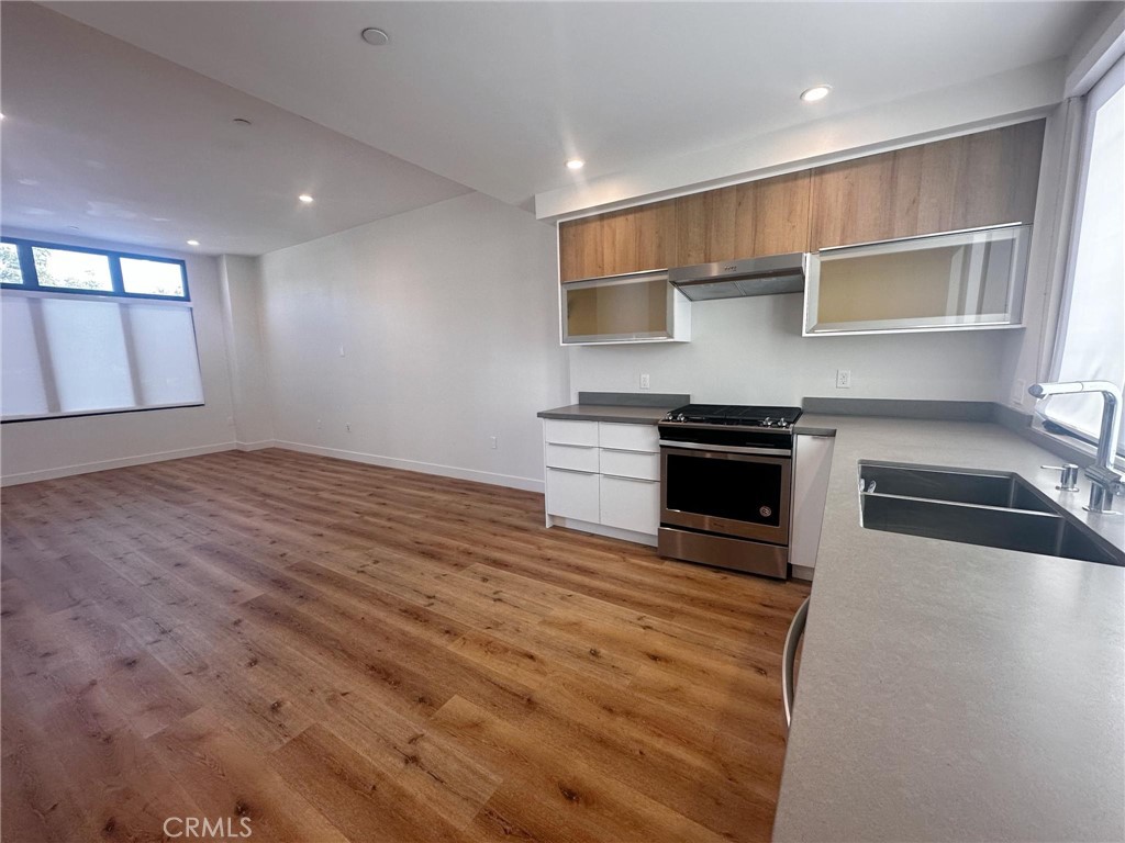 511 N Santa Anita