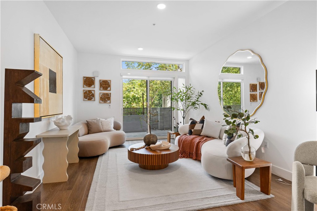 218 N El Molino Avenue 207