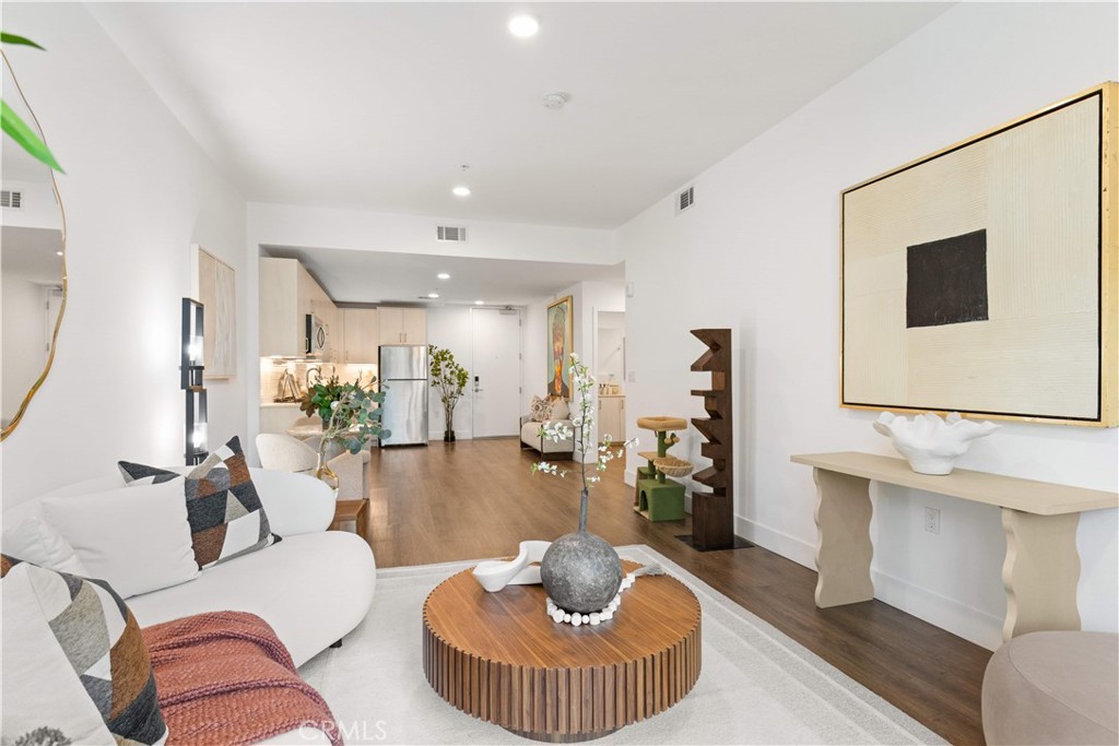 218 N El Molino Avenue 207