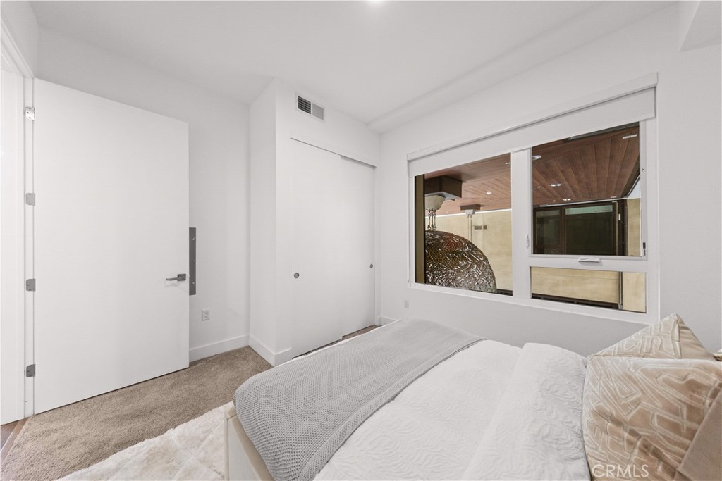 709 E Walnut Street 227