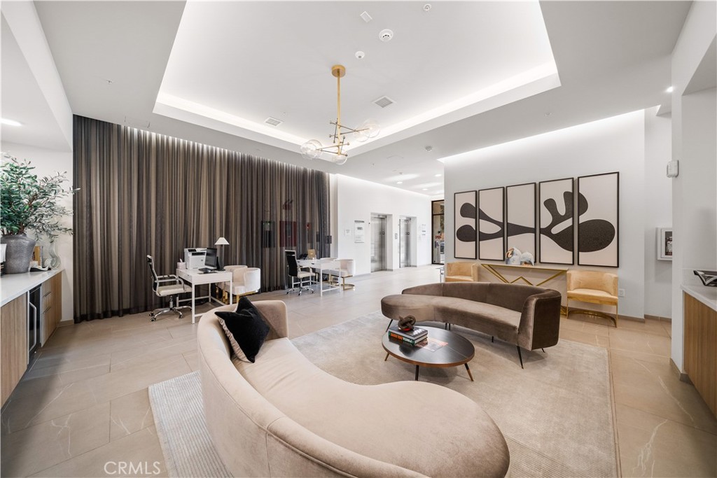709 E Walnut Street 227