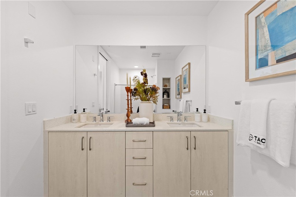 709 E Walnut Street 227