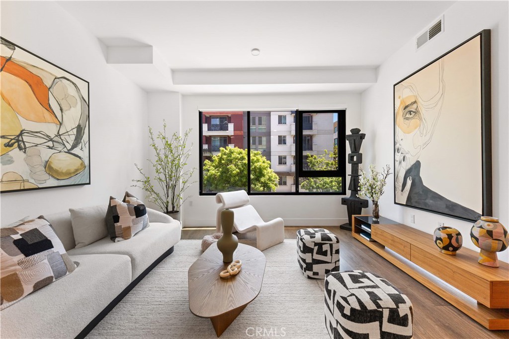 709 E Walnut Street 227