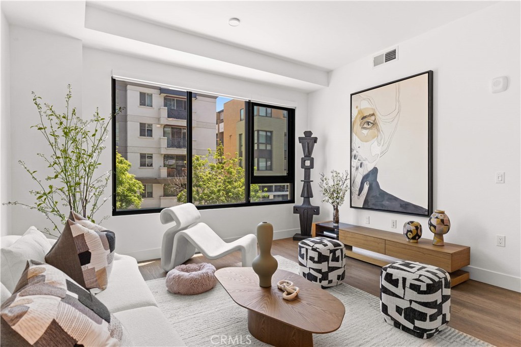 709 E Walnut Street 227