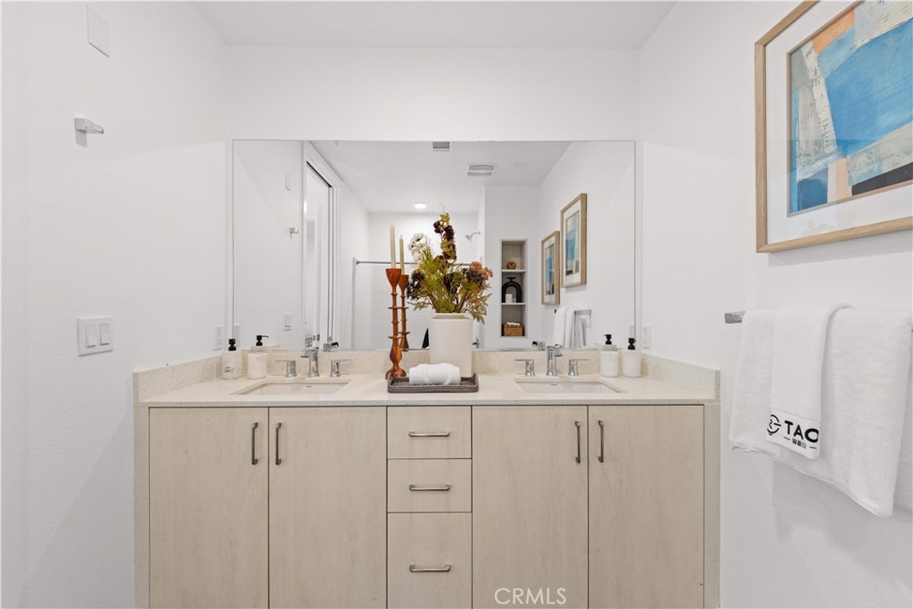709 E Walnut Street 227