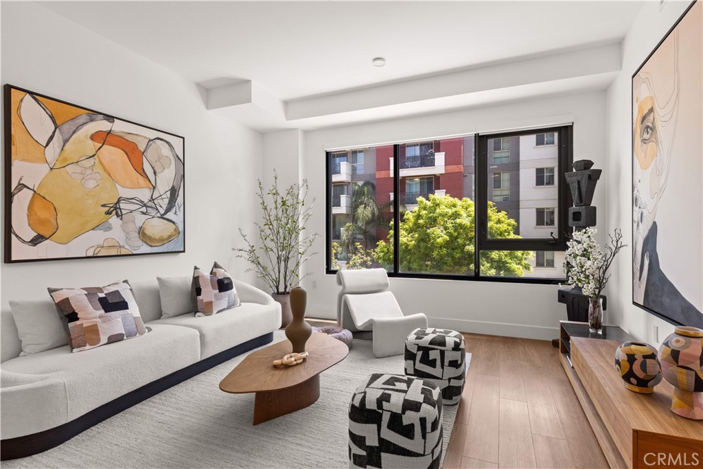 709 E Walnut Street 227