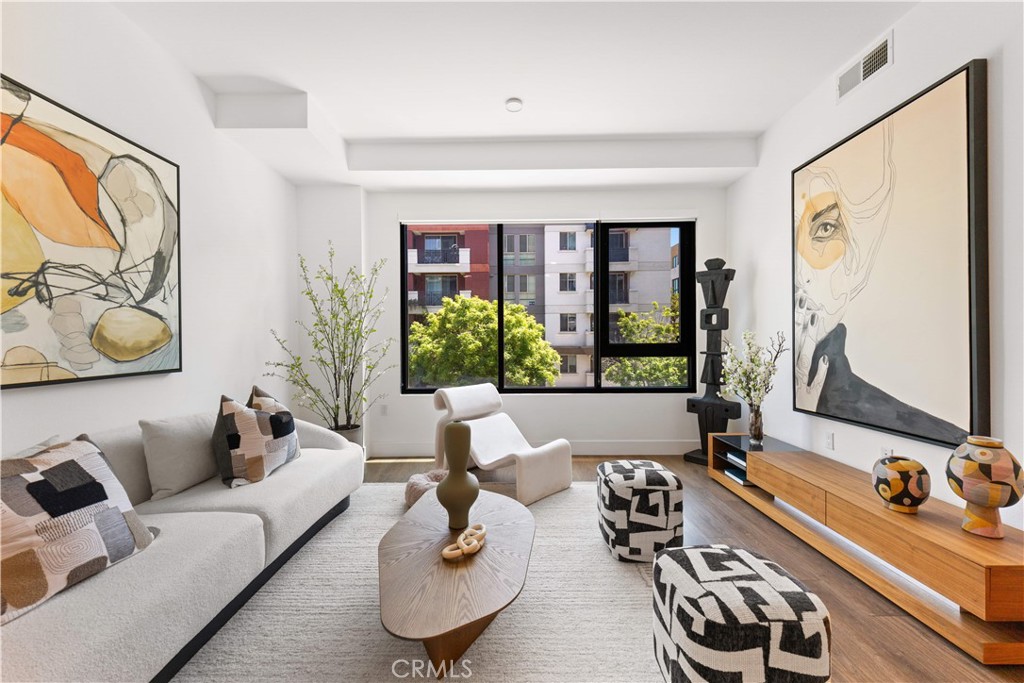 709 E Walnut Street 227