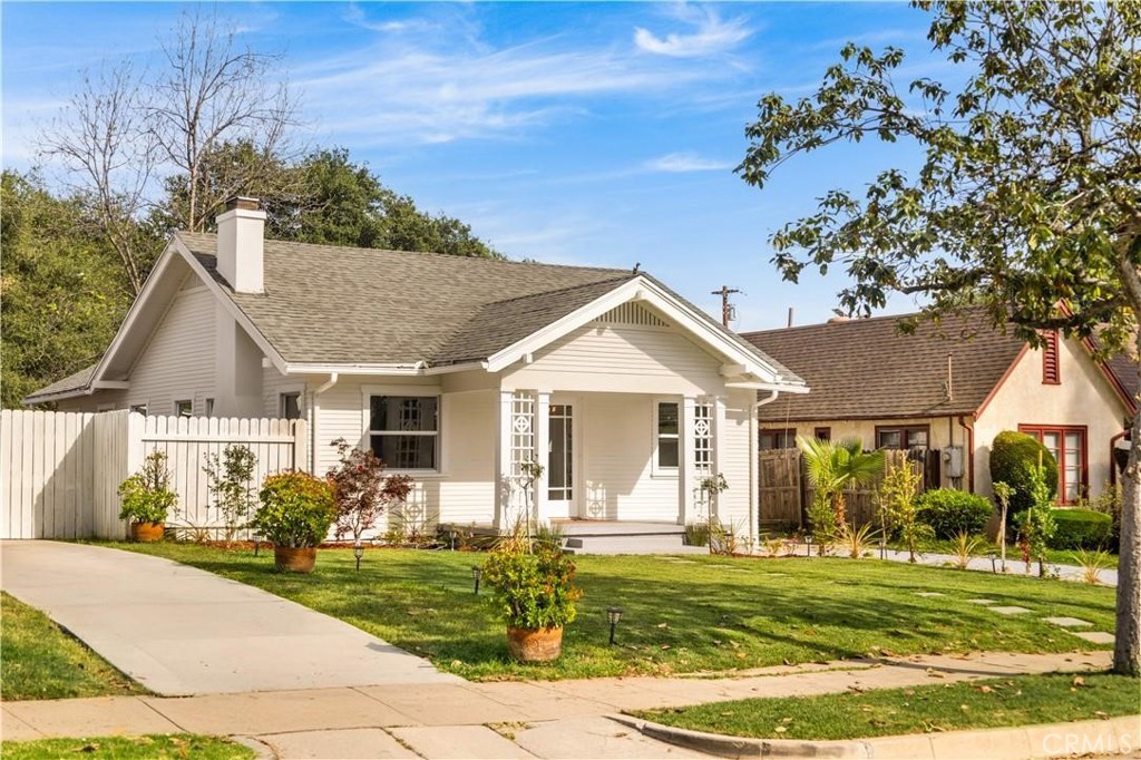 1166 N El Molino Avenue