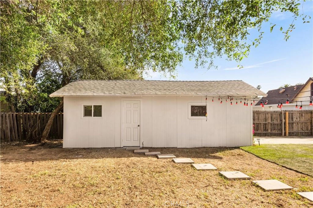 1166 N El Molino Avenue