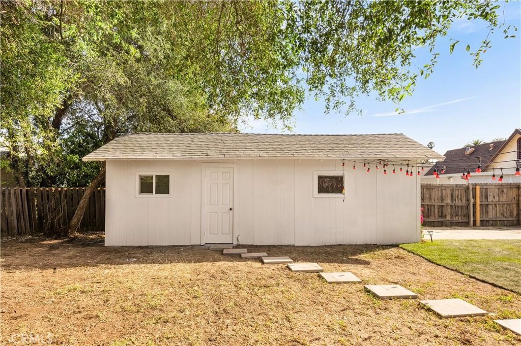 1166 N El Molino Avenue